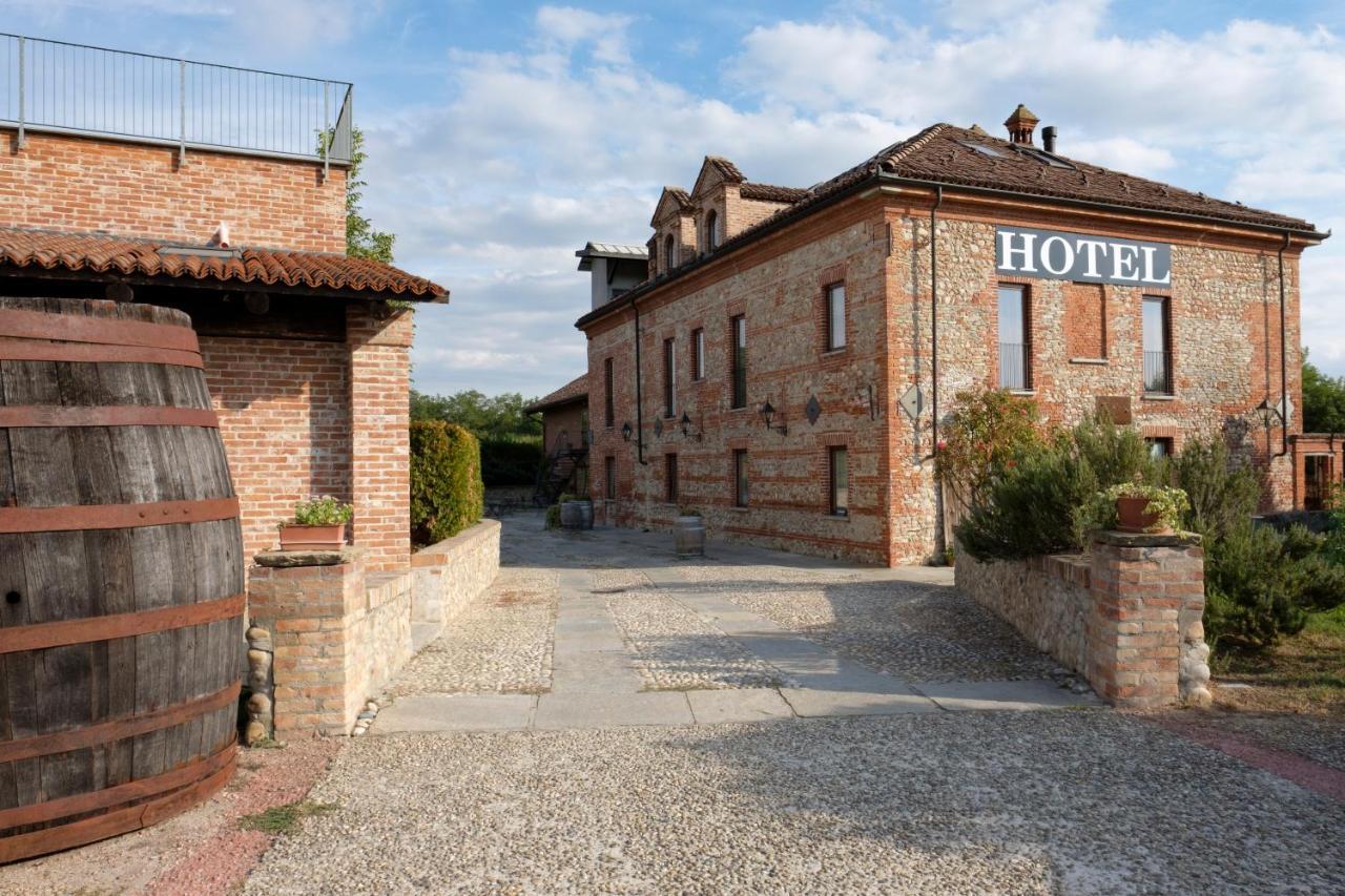 Hotel Le Botti Guarene Exterior foto